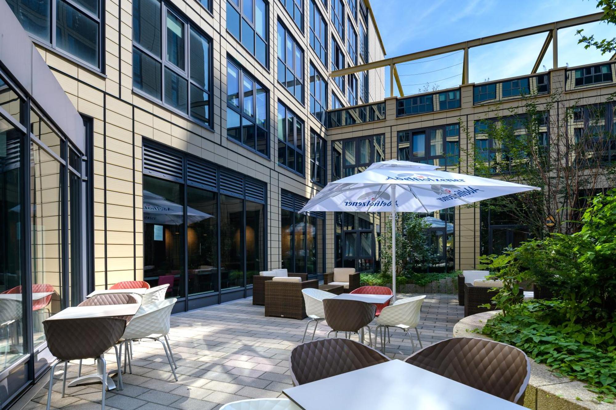 Novotel Suites München Parkstadt Schwabing Exterior foto